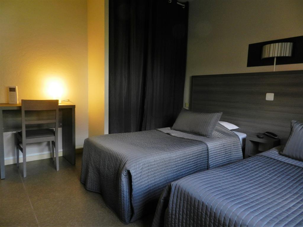 Hotel Le Cerizay Екстериор снимка